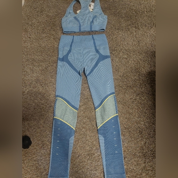 NWT Fabletics Blue and Yellow Leggings Set - Picture 5 of 5